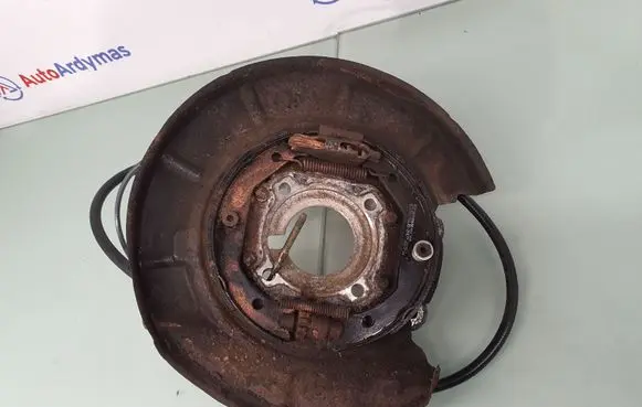 BMW 5 E39 Rear wheel hub 1091335 33321091335