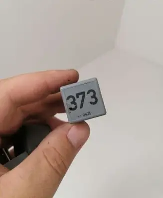 Volkswagen PASSAT B5.5 Other relay 8D0951253A