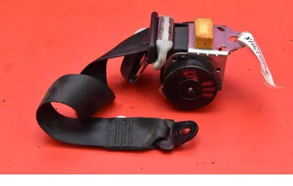 Toyota Avensis Verso Front seatbelt 73570-0F020