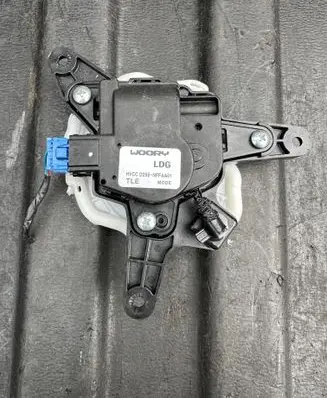 Porsche Macan (95B) Air flap motor/actuator D266NFFAA01