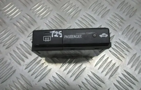 Toyota Avensis T250 Windscreen/window heater switch