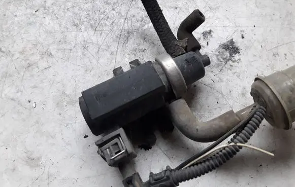 Ford Galaxy Vacuum valve 1H0906627