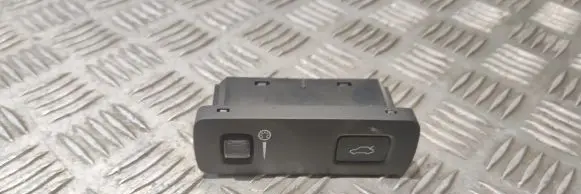 Tailgate opening switch