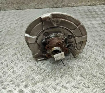 BMW X5 G05 Rear wheel hub 6876652