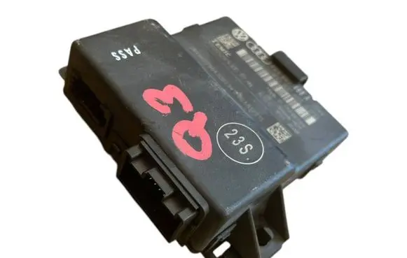 Audi Q3 8U Gateway control module 8U0907468A 2840652904300