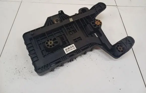 Skoda Octavia Mk2 (1Z) Battery box tray 1K0915333C