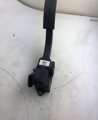 Land Rover Defender Accelerator throttle pedal 372103e400