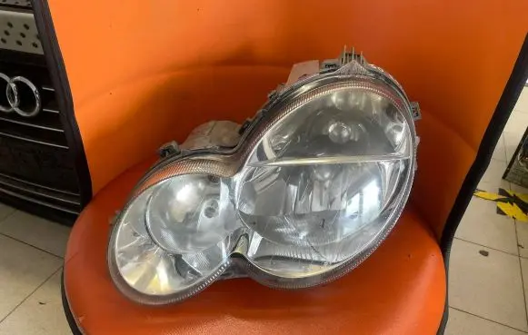 Mercedes-Benz C W203 Headlight/headlamp 15084500 A203820