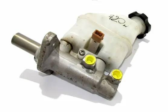KIA Sorento Master brake cylinder