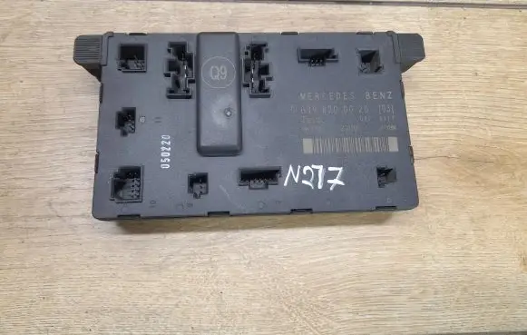 Mercedes-Benz Vito Viano W639 Door control unit/module 6398200026 00006177