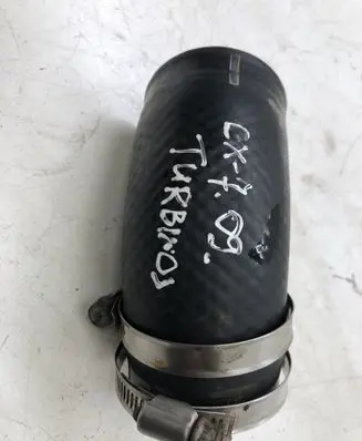 Coolant pipe/hose