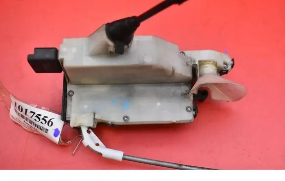 Citroen C4 II Front door lock 9685351380