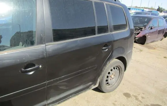 Volkswagen Cross Touran I Rear door 