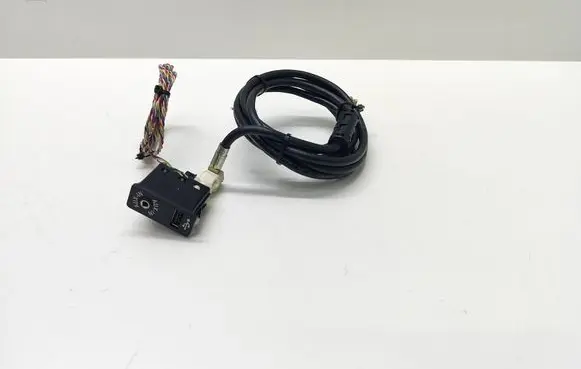 BMW 5 F10 F11 AUX in-socket connector 9237653 923765301 84109237653