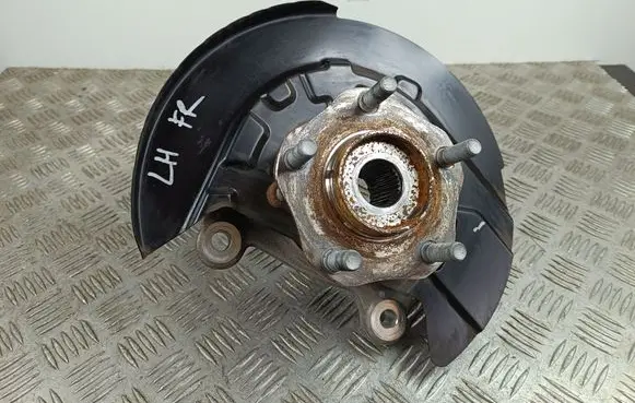 Nissan X-Trail T33 Front wheel hub