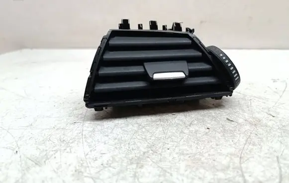 BMW 1 F20 F21 Dashboard side air vent grill/cover trim 9205355