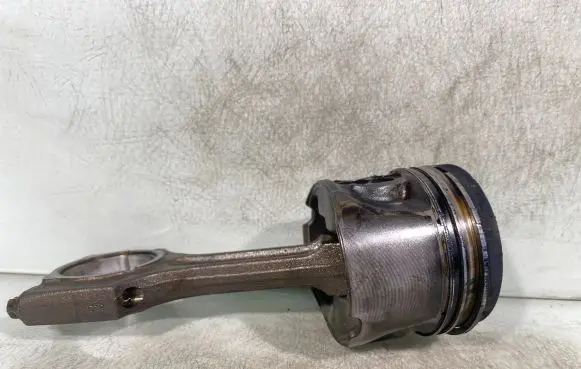 BMW 5 E60 E61 Piston with connecting rod M57tue2