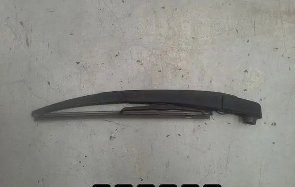 Renault Captur Rear wiper blade arm