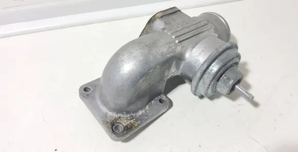 Volkswagen Multivan T4 EGR valve 074129499B