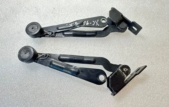 Volvo XC90 Tailgate/trunk/boot hinge 30674750