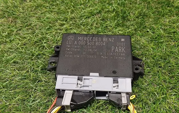 Mercedes-Benz E W212 Parking PDC control unit/module A0009008004