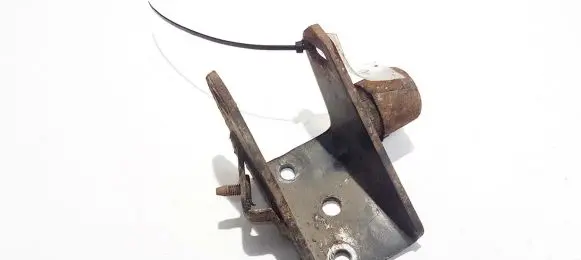 Toyota Avensis T250 Engine mounting bracket