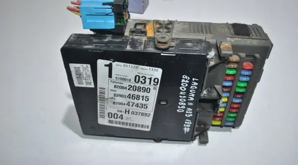 Renault Laguna II Fuse box set 8200420890