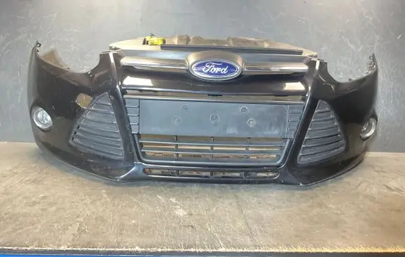 Ford Focus Front bumper BM5117757A BM5117E778AH
