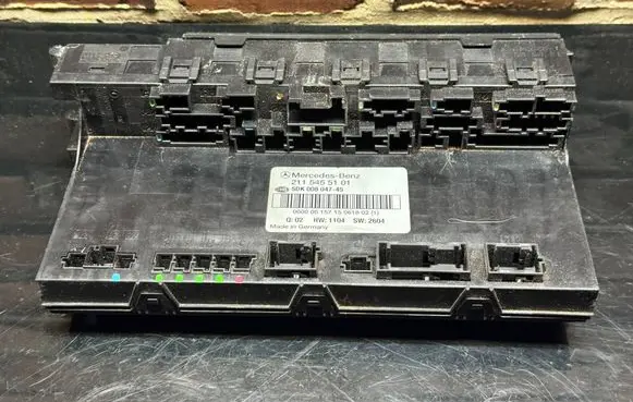 Mercedes-Benz E W211 Fuse module 2115455101 5DK00804745