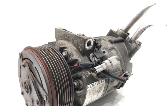 Renault Laguna III Air conditioning (A/C) compressor (pump) 8200890987
