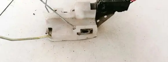 Mazda 323 F Front door lock