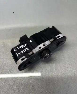 Opel Insignia B Light switch 39121795