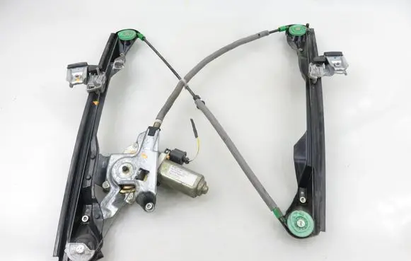 Ford Focus Front door window regulator with motor XS4123201
