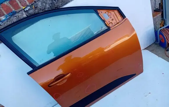 Dacia Sandero III Front door
