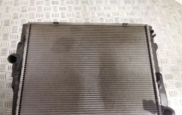BMW 3 E92 E93 Coolant radiator 7581658 758165804 4060487