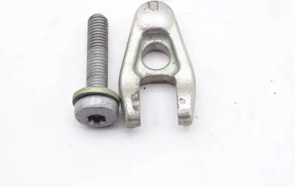 Suzuki Grand Vitara II Fuel Injector clamp holder