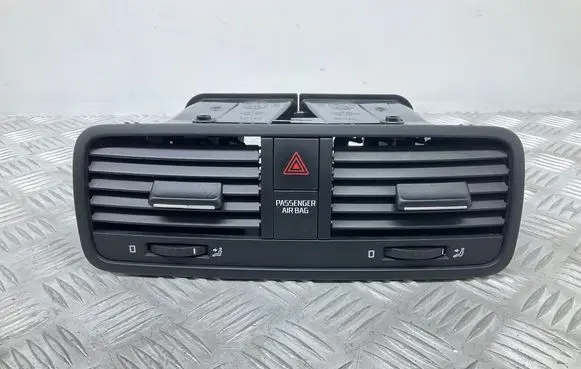Skoda Yeti (5L) Dash center air vent grill 5L0820951