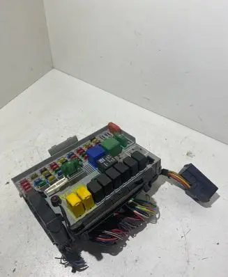 Opel Zafira A Fuse box set 24412497