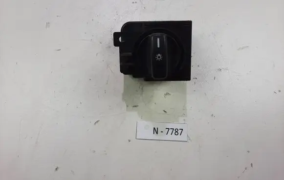 Mercedes-Benz B W245 Light switch 1695451004