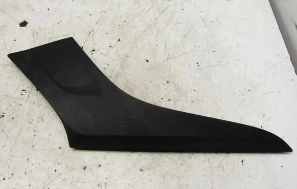 Suzuki Swift III Rear arch trim 77181-52R0