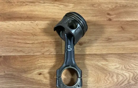 Mercedes-Benz ML W163 Piston with connecting rod R58854