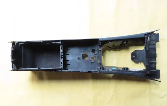 Mercedes-Benz C W204 Center console A2046800150