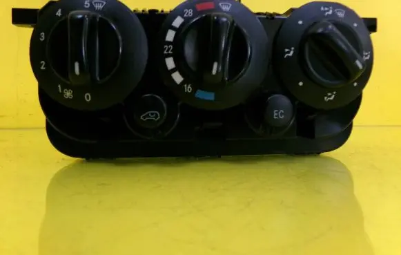 Mercedes-Benz A W168 Climate control unit 1688301285