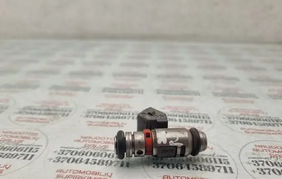 Audi A2 Fuel injector 036031C