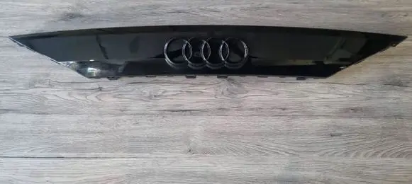 Audi Q8 Trunk door license plate light bar 4M8853236