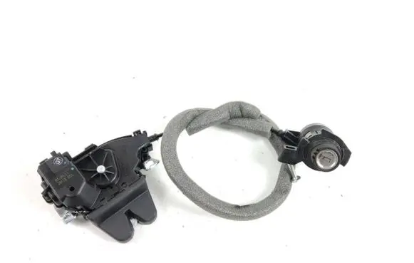 Mercedes-Benz CLS C218 AMG Tailgate/trunk/boot lock/catch/latch A2047500185