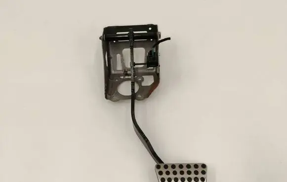 Dodge Challenger Brake pedal 04779688AJ 326A08717 56038969AA