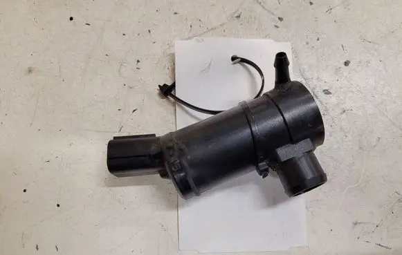 Subaru Legacy Windscreen/windshield washer pump