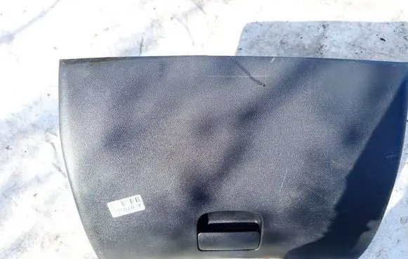 KIA Carens II Glove box 845101d010