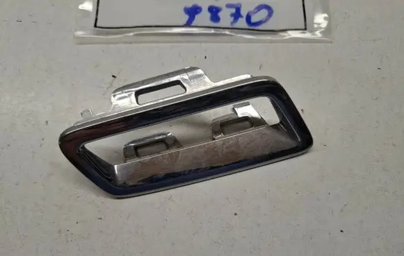 Mercedes-Benz GLA W156 Front bumper upper radiator grill 1568881800 A1568881800
